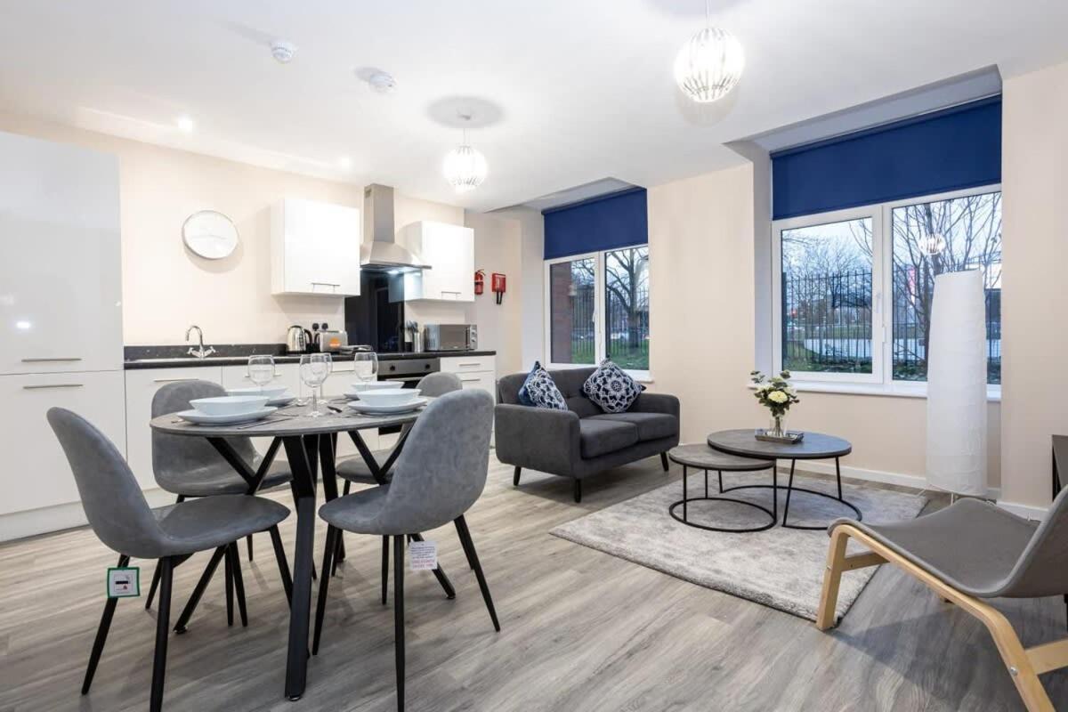 Lovely 1 Bedroom Apartment In Manchester Bagian luar foto