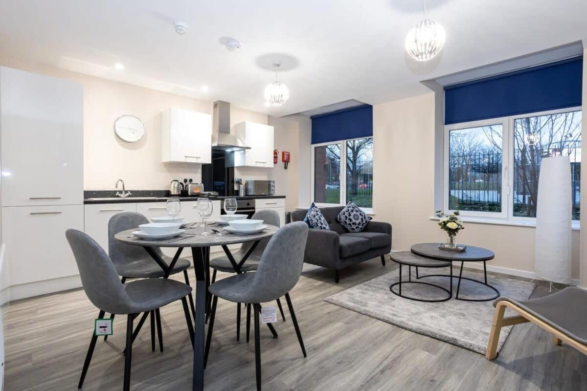 Lovely 1 Bedroom Apartment In Manchester Bagian luar foto