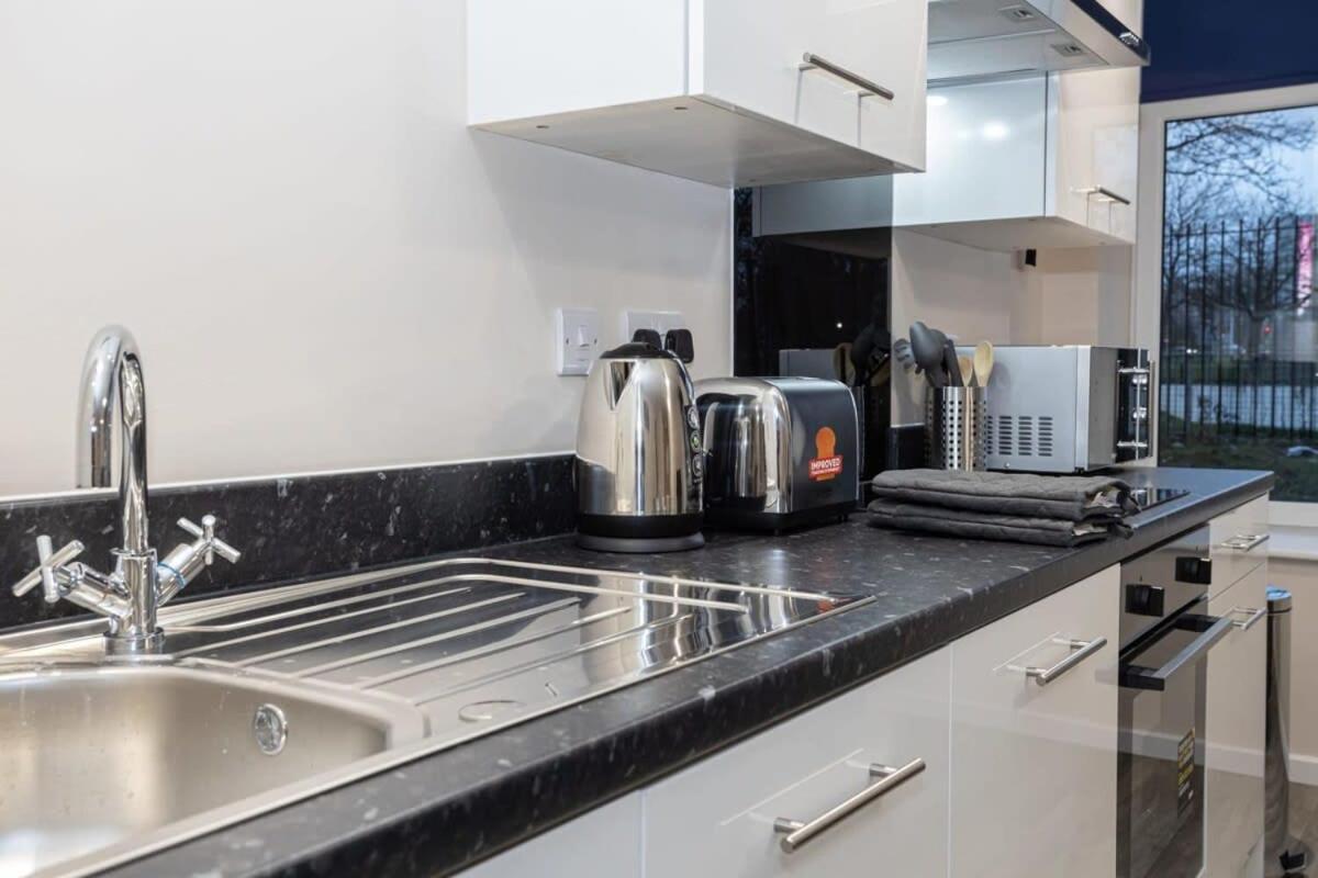 Lovely 1 Bedroom Apartment In Manchester Bagian luar foto